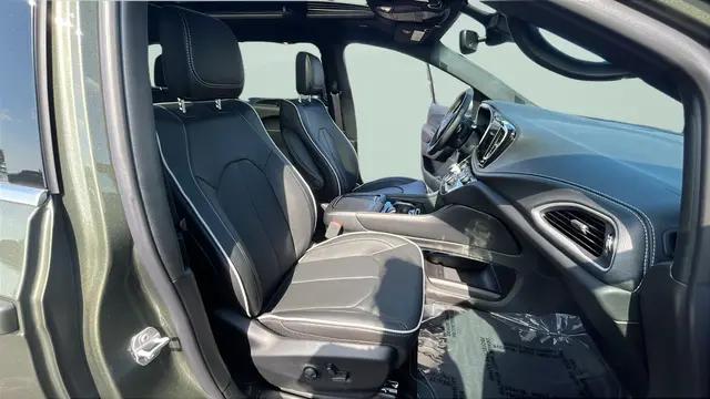 2027 Chrysler Pacifica Limited
