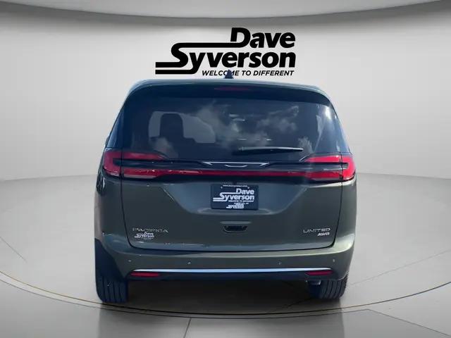 2027 Chrysler Pacifica Limited