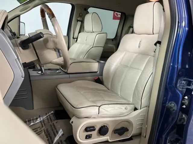 2007 Lincoln Mark LT Standard