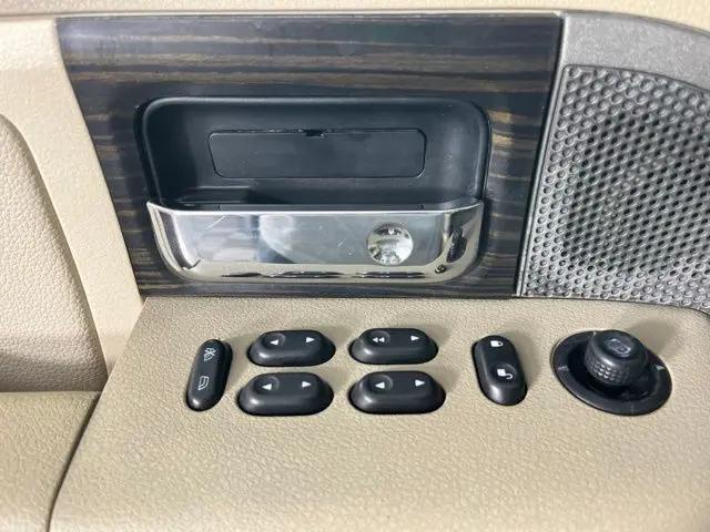 2007 Lincoln Mark LT Standard