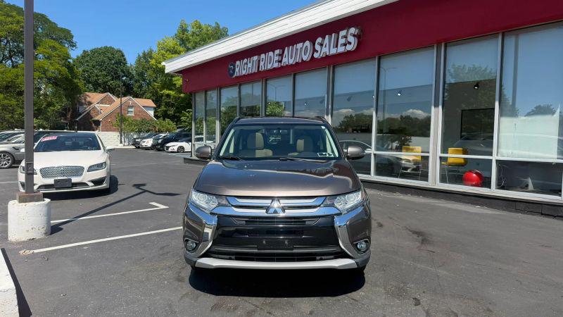 2016 Mitsubishi Outlander SE for sale in Eastpointe, MI