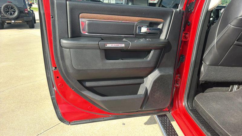 2017 Ram 1500 Laramie Crew Cab 4x4 57 Box