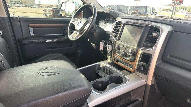 2017 Ram 1500 Laramie Crew Cab 4x4 57 Box