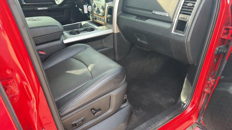 2017 Ram 1500 Laramie Crew Cab 4x4 57 Box
