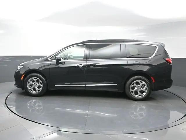 2023 Chrysler Pacifica Limited AWD