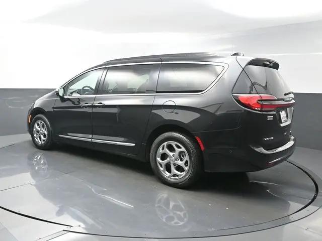 2023 Chrysler Pacifica Limited AWD