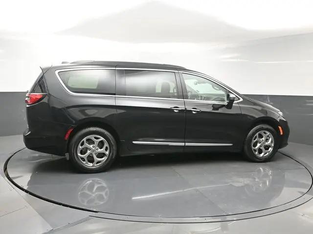 2023 Chrysler Pacifica Limited AWD