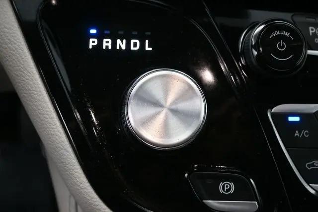 2023 Chrysler Pacifica Limited AWD