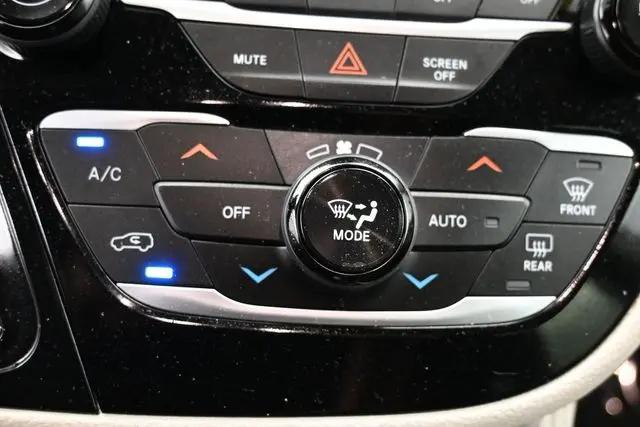 2023 Chrysler Pacifica Limited AWD