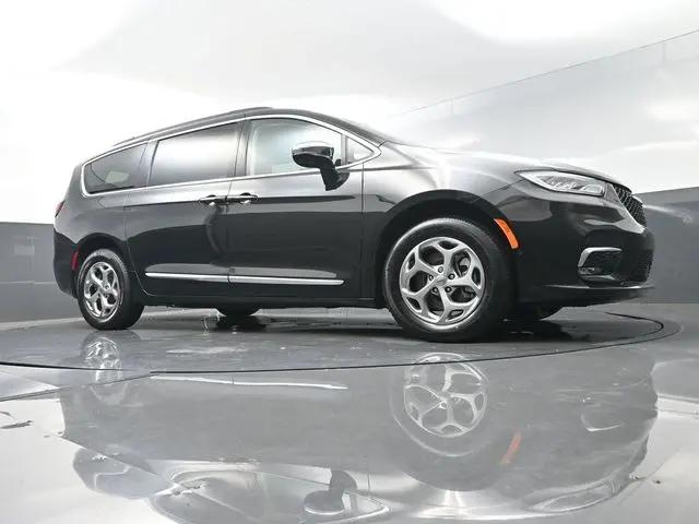 2023 Chrysler Pacifica Limited AWD