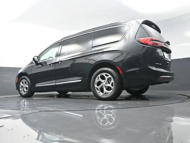 2023 Chrysler Pacifica Limited AWD