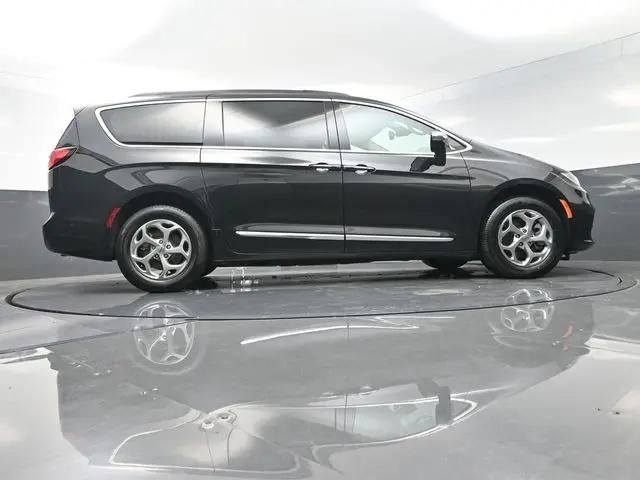 2023 Chrysler Pacifica Limited AWD