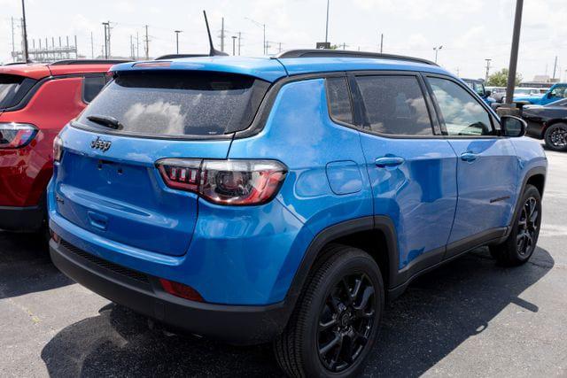 2026 Jeep Compass Latitude Altitude