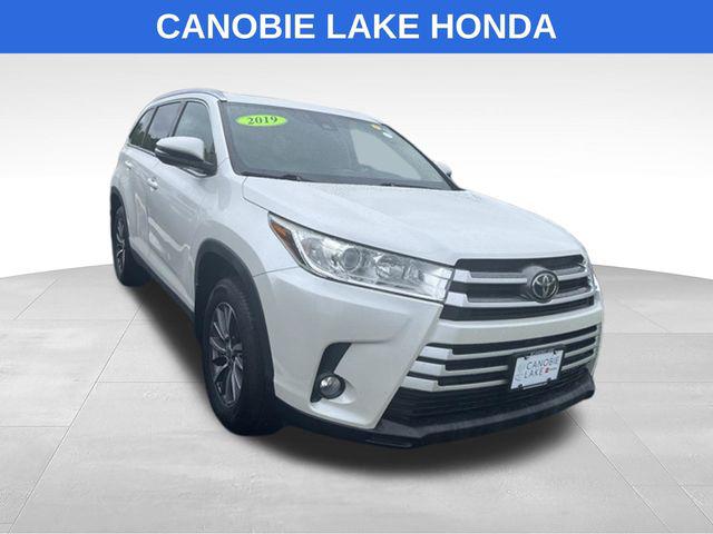 2019 Toyota Highlander XLE for sale in Salem, NH