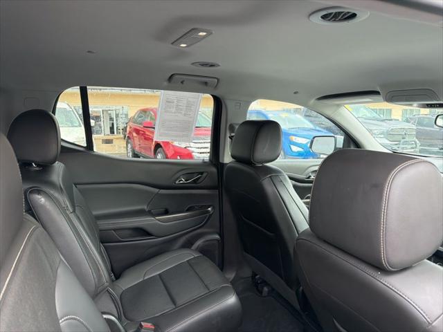 2023 GMC Acadia SLT