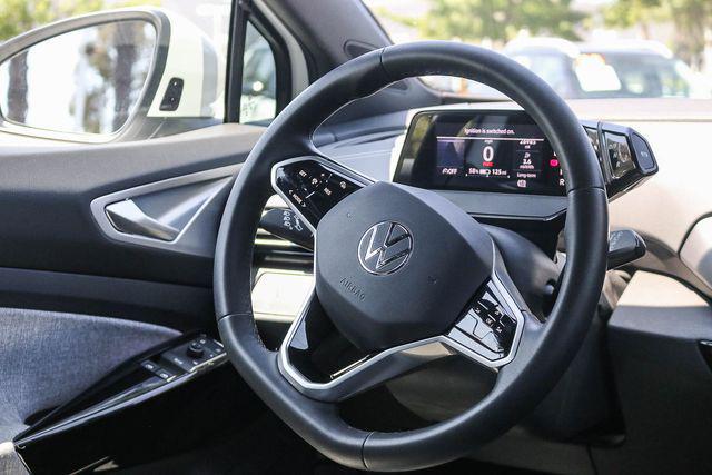2023 Volkswagen ID.4 Pro