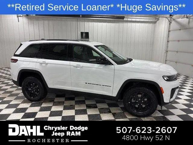 2026 Jeep Grand Cherokee Altitude 4x4 for sale in Rochester, MN
