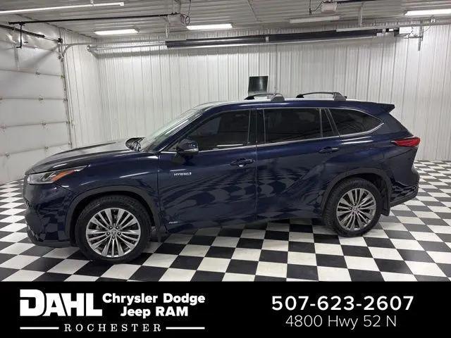 2021 Toyota Highlander Hybrid Platinum for sale in Rochester, MN