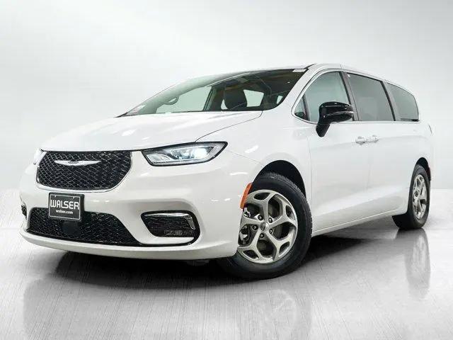 2024 Chrysler Pacifica Limited for sale in Burnsville, MN