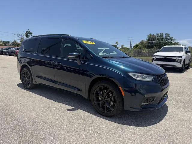 2022 Chrysler Pacifica Touring L AWD for sale in Venice, FL