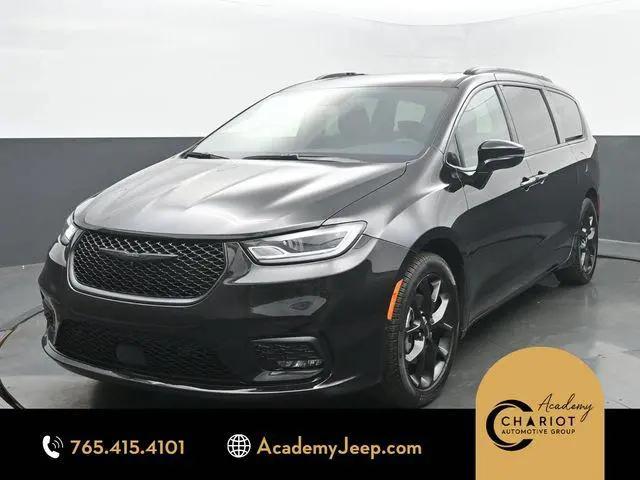 2023 Chrysler Pacifica Limited for sale in Tipton, IN