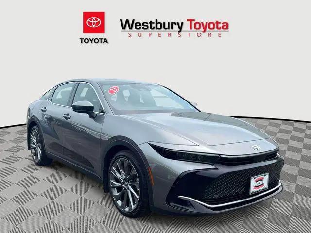 2023 Toyota Crown Limited for sale in Westbury, NY