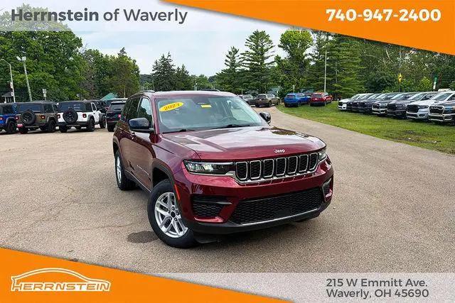 2023 Jeep Grand Cherokee Laredo 4x4 for sale in Waverly, OH