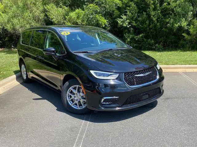 2024 Chrysler Pacifica Touring L for sale in Charlotte, NC