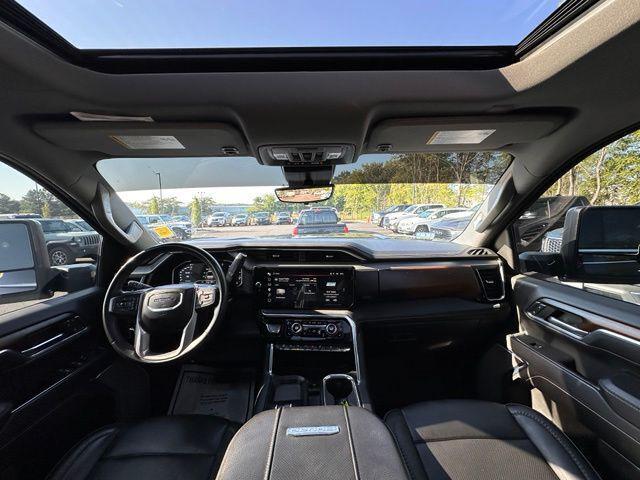2024 GMC Sierra 2500HD 4WD Crew Cab Standard Bed Denali