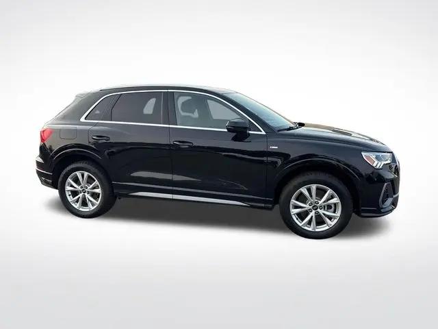 2025 Audi Q3 Premium 45 TFSI S line quattro Tiptronic