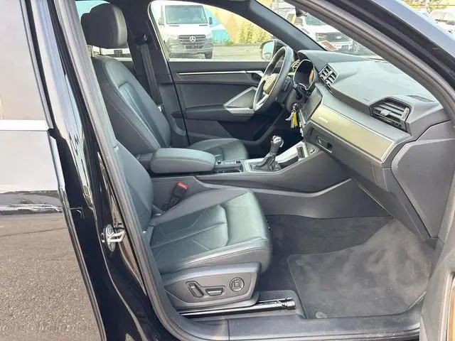 2025 Audi Q3 Premium 45 TFSI S line quattro Tiptronic