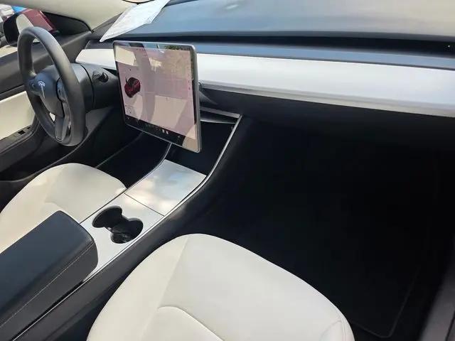 2019 Tesla Model 3 Standard Range