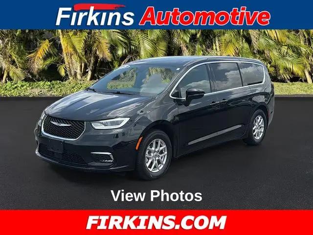 2025 Chrysler Pacifica Select for sale in Bradenton, FL