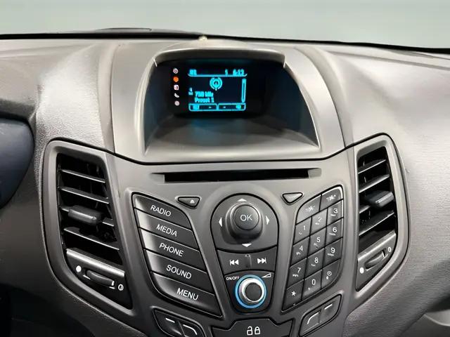 2015 Ford Fiesta SE
