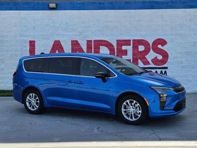 2027 Chrysler Pacifica Select for sale in Little Rock, AR