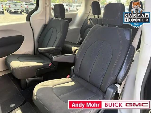 2017 Chrysler Pacifica Touring