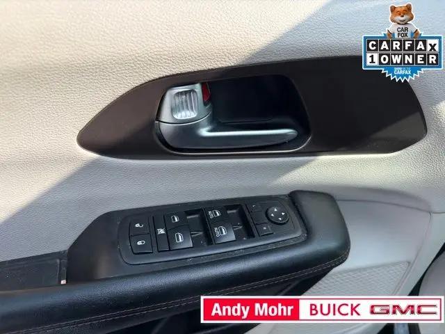 2017 Chrysler Pacifica Touring
