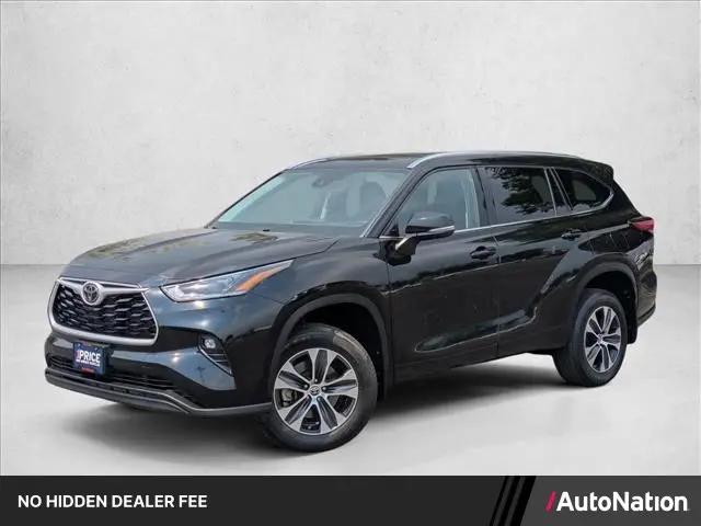 2021 Toyota Highlander XLE for sale in Littleton, CO