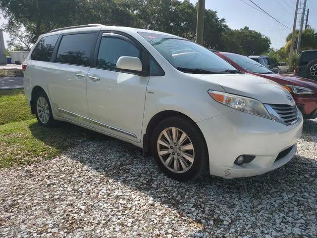 2017 Toyota Sienna XLE 7 Passenger for sale in Vero Beach, FL