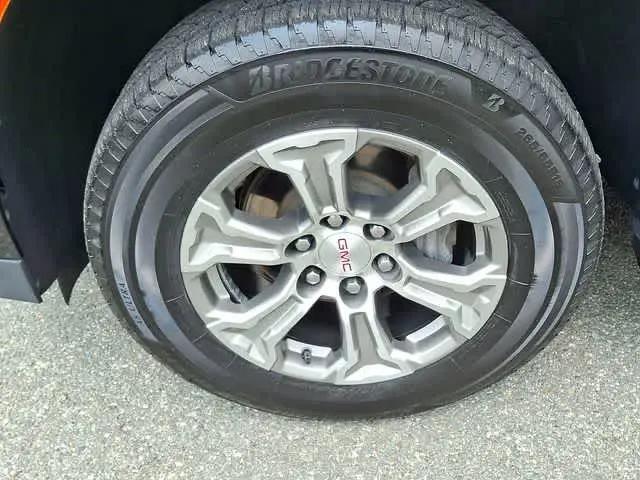 2022 GMC Yukon 4WD SLE