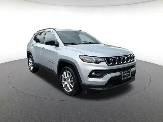 2024 Jeep Compass Latitude Lux FWD