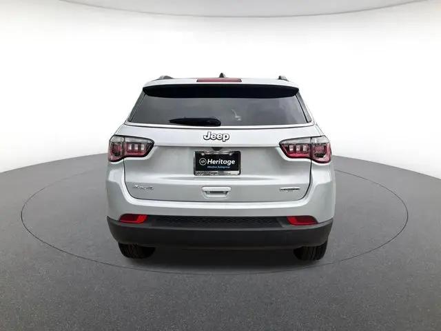 2024 Jeep Compass Latitude Lux FWD