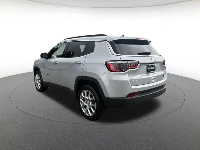 2024 Jeep Compass Latitude Lux FWD