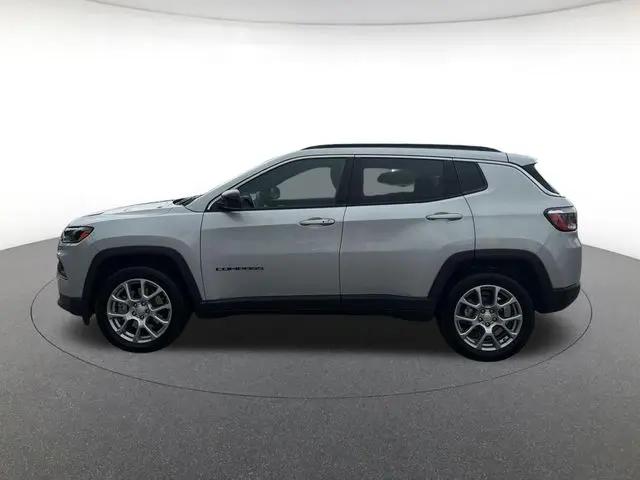 2024 Jeep Compass Latitude Lux FWD