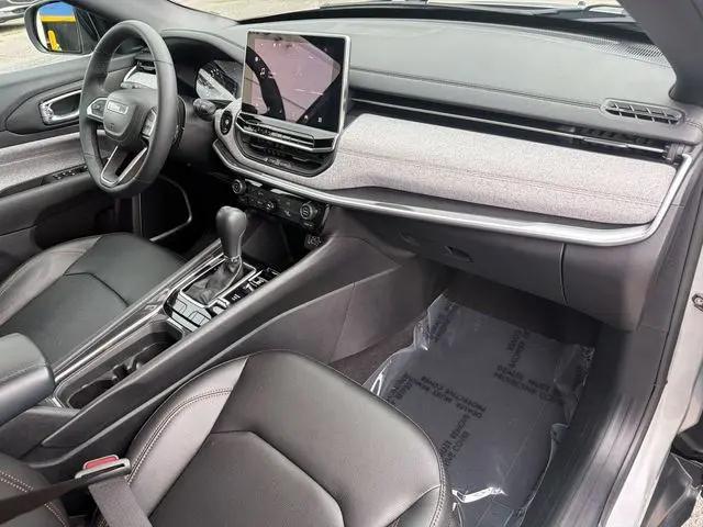 2024 Jeep Compass Latitude Lux FWD