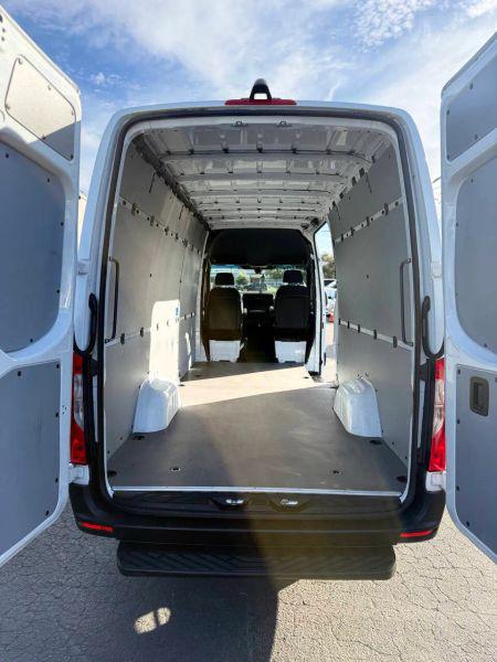 2021 Freightliner Sprinter High Roof I4