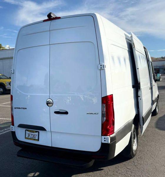 2021 Freightliner Sprinter High Roof I4