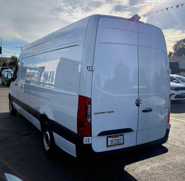 2021 Freightliner Sprinter High Roof I4