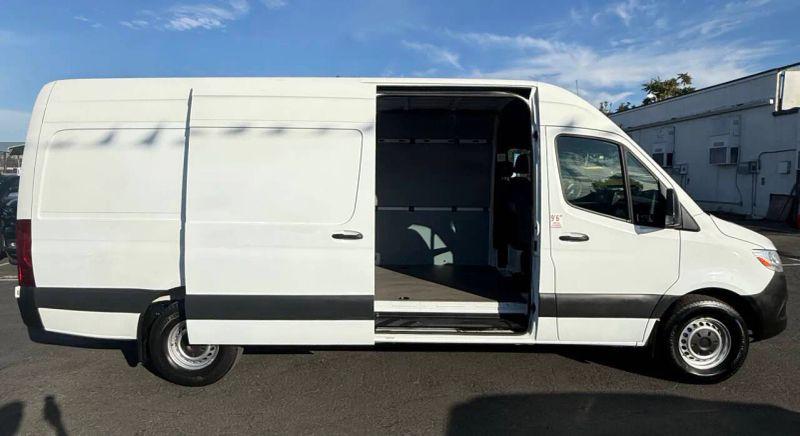 2021 Freightliner Sprinter High Roof I4