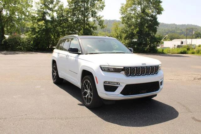 2023 Jeep Grand Cherokee Summit Reserve 4x4 2023 Jeep Grand Cherokee Summit Reserve 4x4